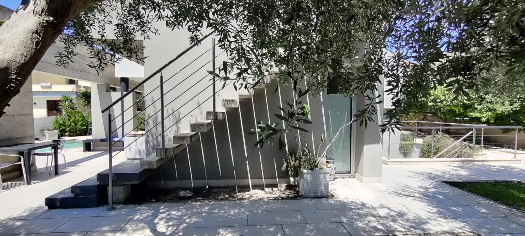 Art House Quartu - Margine Rosso Bed & Breakfast Quartu Sant'Elena Bagian luar foto