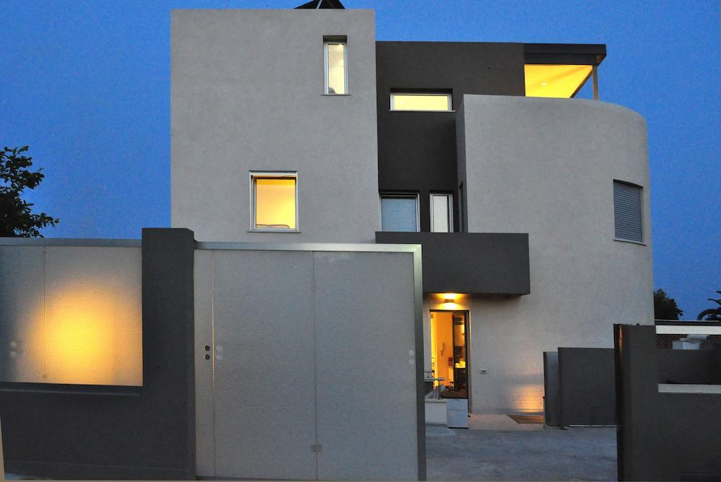 Art House Quartu - Margine Rosso Bed & Breakfast Quartu Sant'Elena Ruang foto