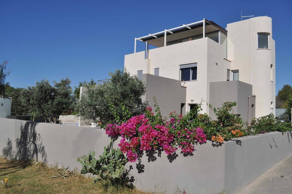 Art House Quartu - Margine Rosso Bed & Breakfast Quartu Sant'Elena Bagian luar foto