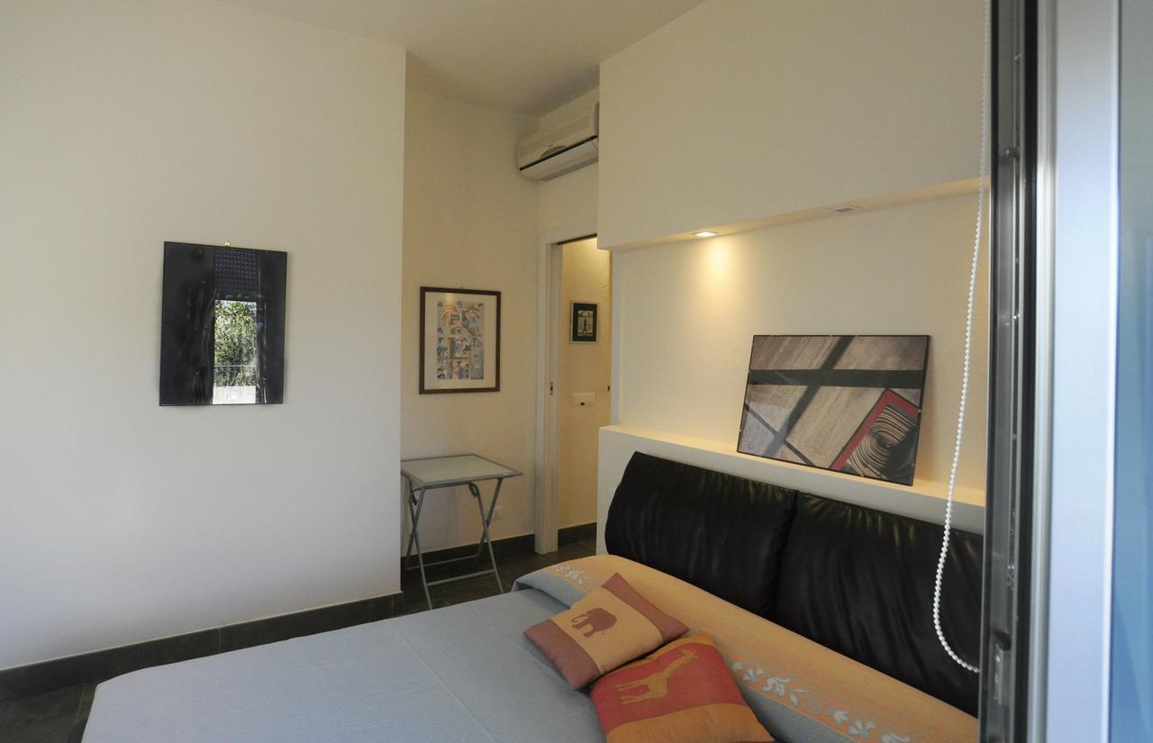 Art House Quartu - Margine Rosso Bed & Breakfast Quartu Sant'Elena Bagian luar foto