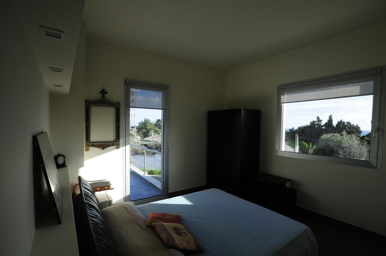 Art House Quartu - Margine Rosso Bed & Breakfast Quartu Sant'Elena Bagian luar foto